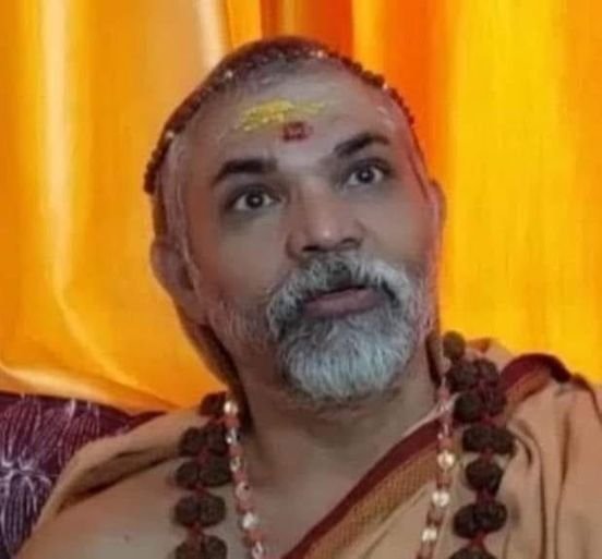कहां हैं गुरू जी की चरण वंदना करने वाले आगे आएं