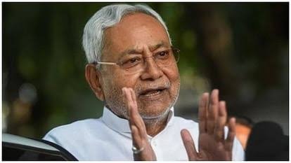 बिहार में इस बार मुश्किल में नितीश बाबू, एक कहावत चरितार्थ हो रही…!