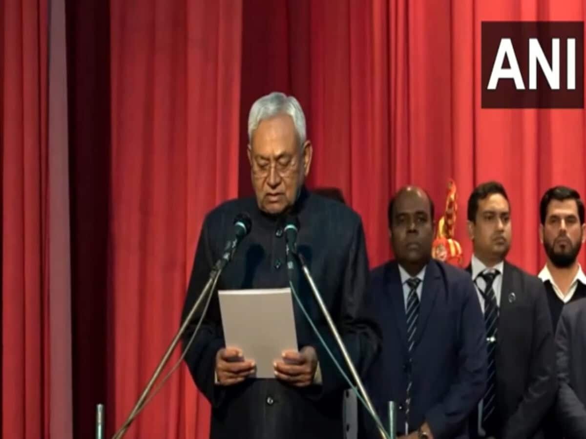 नितीश कुमार नौवीं बार बिहार के मुख्यमंत्री बने, राजद को छोड़ा फिर एनडीए को पकड़ा