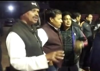 किसान नेता रामरतन यादव को क्राइम ब्रांच ने बगैर कारण बताए किया गिरफ्तार, थाने में घंटों मचा रहा हंगामा