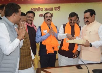 राज्यसभा सांसद विवेक तंखा के बेहद नजदीकी पहले मेयर बहादुर गए अब शशांक ने भी छोड़ी कांग्रेस