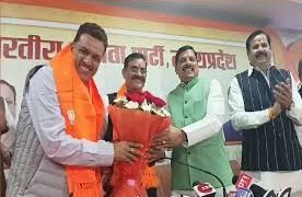 कांग्रेस के जबलपुर महापौर जगत बहादुर ने  दिखाई बहादुरी पाला बदला भाजपा में शामिल