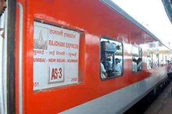 भोपाल के सवारी डिब्बा कारखाना ने 10 माह में 131 कोचों अनुरक्षण कर बनाया रिकॉर्ड