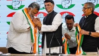 पप्पू यादव ने कांग्रेस में अपनी पार्टी का विलय किया, पट्टा पहनते ही झेलना पड़ी नाराज़गी