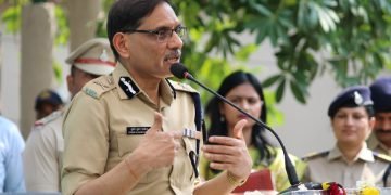 पुलिस की वर्दी पॉवर दिखाने के लिए नहीं, बल्कि जनता की सेवा करने मिली: डीजीपी