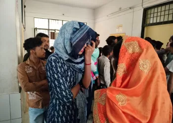 घूंघट में पहुंची मैडम खुली स्वास्थ्य व्यवस्था की हकीकत, यूपी महिला एसडीएम का अनूठा अंदाज