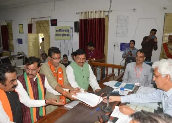 जबलपुर लोकसभा प्रत्याशी आशीष दुबे ने नामांकन फार्म दाखिल किया, सीएम सहित तमाम नेता मंत्री मौजूद रहे