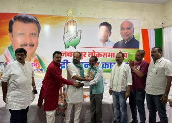 कुलस्ते ने पकड़ा कांग्रेस का हाथ, भाजपा की आंधी के बीच कांग्रेस को मजबूत करने जुटे सौरभ 