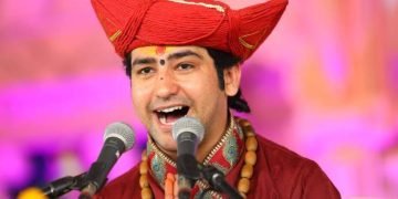 धीरेंद्र कृष्ण शास्त्री संतों की पोल खोलने पर बुरे फंसे, हनुमान जी की आड़ में कुछ भी बोल रहे
