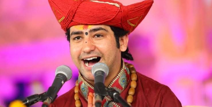 धीरेंद्र कृष्ण शास्त्री संतों की पोल खोलने पर बुरे फंसे, हनुमान जी की आड़ में कुछ भी बोल रहे