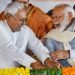 बिहार के नवादा से सीएम नीतीश कुमार का पीएम मोदी के पैर पड़ने वाला वीडियो वायरल