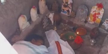 जबलपुर में आस्था या अंधविश्वास ? देवी मंदिर में जीभ काटकर महिला ने चढ़ा दी, बोली सपने में आई थी देवी दुर्गा