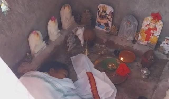 जबलपुर में आस्था या अंधविश्वास ? देवी मंदिर में जीभ काटकर महिला ने चढ़ा दी, बोली सपने में आई थी देवी दुर्गा