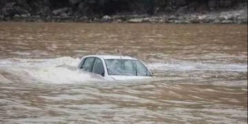 सावधान ! गूगल मैप के भरोसे गाड़ी नदी में जा गिरी, फिर क्या हुआ यहां पढ़िए 