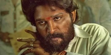 पुष्पा फेम अल्लू अर्जुन को बालकनी से हाथ हिलाना पड़ा महंगा, हुई एफआईआर दर्ज 