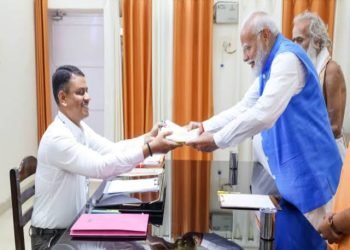 क्या आप जानना चाहते हैं? पीएम मोदी के पास कितनी संपत्ति, कितना कैश और कहां तक पढ़े…?
