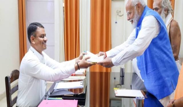 क्या आप जानना चाहते हैं? पीएम मोदी के पास कितनी संपत्ति, कितना कैश और कहां तक पढ़े…?