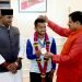 पेरिस ओलंपिक से मेडल जीत कर लौटे हॉकी खिलाड़ी से सीएम और खेल मंत्री ने की भेंट