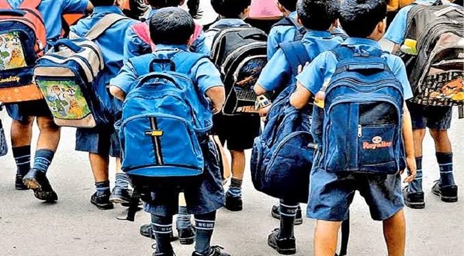 सीबीएसई स्कूलों में अब “नो बैग डे” साल में 10 दिन बस्ते के बोझ से मुक्त होंगे बच्चे 