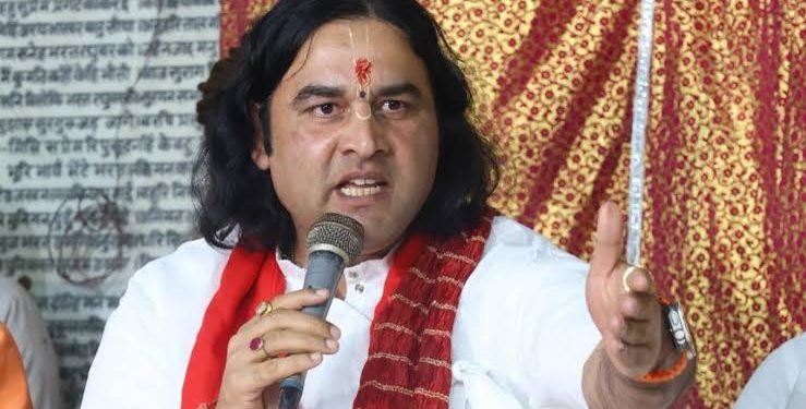 कथावाचक देवकीनंदन ठाकुर की नेताओं को नसीहत, जातियों और कुर्सियों से ऊपर उठो