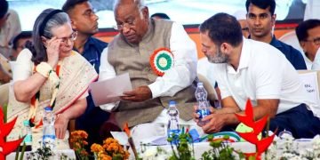 गुजरात से हुंकार : क्या गुजरात से ही कांग्रेस का भावी रोड मैप तय होगा..?