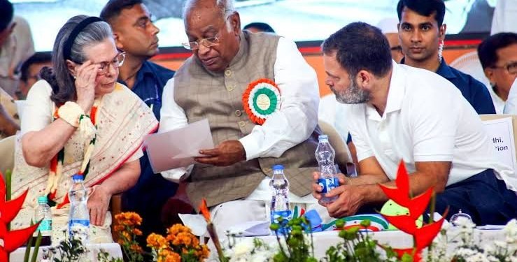 गुजरात से हुंकार : क्या गुजरात से ही कांग्रेस का भावी रोड मैप तय होगा..?