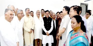 मुख्यमंत्री डॉ. मोहन यादव स्वदेश समाचार पत्र कार्यालय की पूजा में सम्मिलित हुए