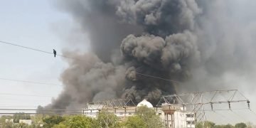 हादसा : गुजरात की राजधानी अहमदाबाद में प्लेन क्रेश,विमान में 242 यात्री थे सवार