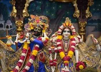 नंद के आनंद भयो जय कन्हैया लाल की…
