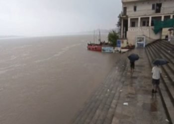 पंजाब, हिमाचल प्रदेश, जम्मू कश्मीर और दिल्ली जैसे कई राज्यों में लगातार बारिश के चलते बाढ़ के हालात