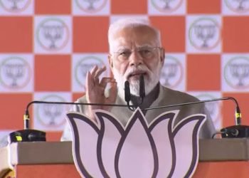 Bihar election 2025 : क्या कोई कभी भी वोट पाने के लिए छठी मइया का अपमान कर सकता है क्या : पीएम मोदी