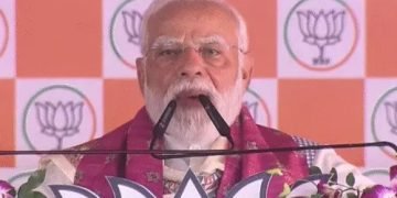 बिहार विधानसभा चुनाव के पहले फेज की 121 सीटों पर रिकॉर्ड तोड़ 65% वोटिंग, औरंगाबाद में पीएम मोदी की रैली 