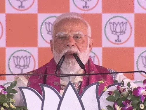बिहार विधानसभा चुनाव के पहले फेज की 121 सीटों पर रिकॉर्ड तोड़ 65% वोटिंग, औरंगाबाद में पीएम मोदी की रैली