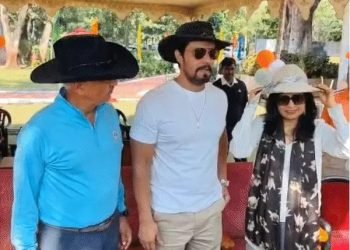 गोल्फ टूर्नामेंट के उद्घाटन अवसर पर जबलपुर पहुंचे फिल्म स्टार रणदीप हुड्‌डा