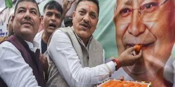 बिहार में अब नतीजों की बहार है नितेशे कुमार है, एनडीए बहुमत की ओर