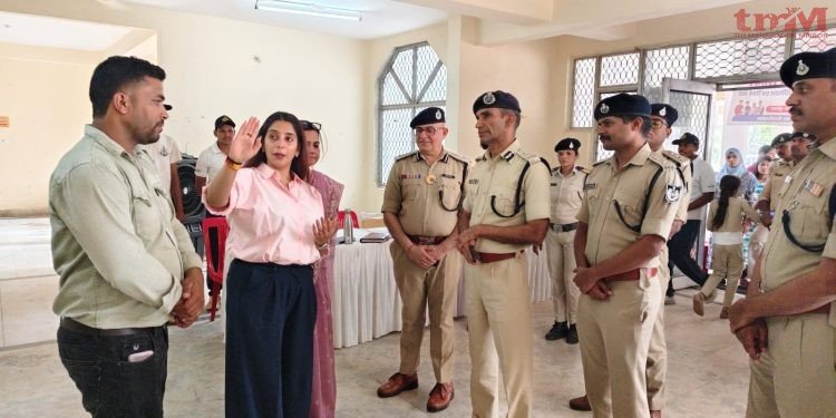 पुलिस अब सुरक्षा के साथ स्वास्थ्य, शिक्षा, रोजगार एवं कौशल विकास की भी बना रही है मजबूत आधारशिला