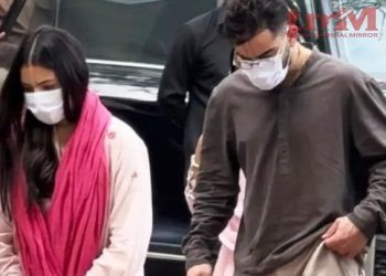 IPL जीतने के बाद विराट कोहली और पत्नी अनुष्का शर्मा ने वृंदावन में संत प्रेमानंद के दर्शन किए