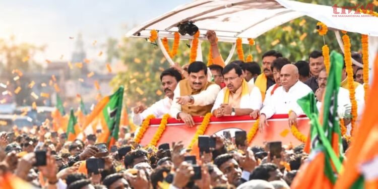 भाजपा राष्ट्रीय अध्यक्ष नितिन नवीन का इंदौर में भव्य स्वागत, ‘स्वामित्व योजना’ का शुभारंभ कर हितग्राहियों को मुफ्त रजिस्ट्री बांटी
