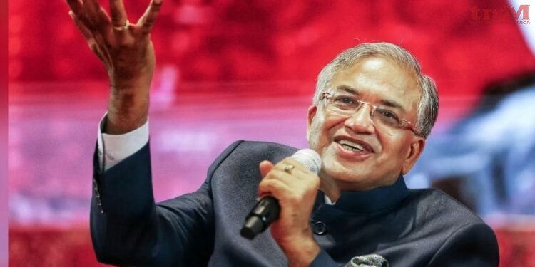 चुनाव आयोग में मुख्य चुनाव आयुक्त (CEC) ज्ञानेश कुमार के कार्यकाल को लेकर एक बार फिर सवाल उठ रहे