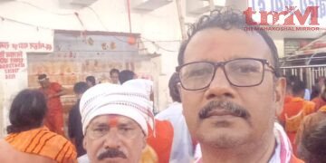 भाजपा नेता “सरकार” और “दुबे” कांवड़ लेकर “बैद्यनाथ” धाम पहुंचे, लगाए “बोल बम” के जयकारे