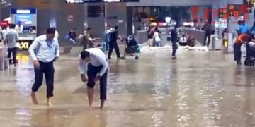 दिल्ली में भारी बारिश के चलते घरेलूं उड़ानें प्रभावित,एयरपोर्ट पर बारिश का पानी जमा