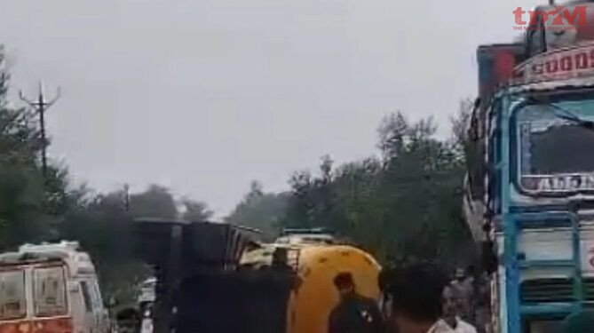 रीवा-सीधी मार्ग पर भीषण सड़क हादसा,5 की मौत 20 घायल 3 ICU भर्ती
