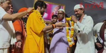 बागेश्वर धाम के पीठाधीश्वर पंडित धीरेंद्र कृष्ण शास्त्री का सलमान खान ने किया स्वागत