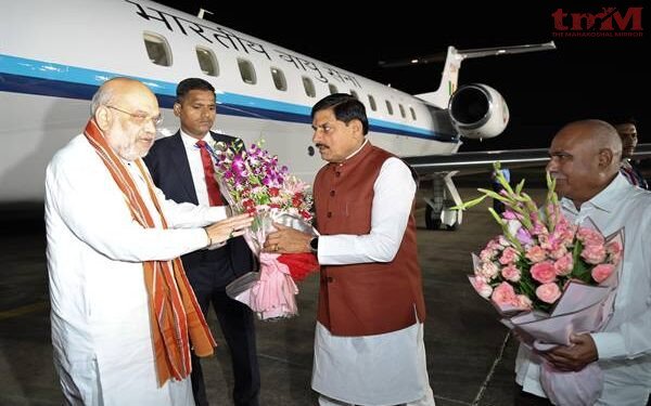 केन्द्रीय गृह मंत्री अमित शाह की राजा भोज विमानतल पर मुख्यमंत्री डॉ. यादव ने की अगवानी