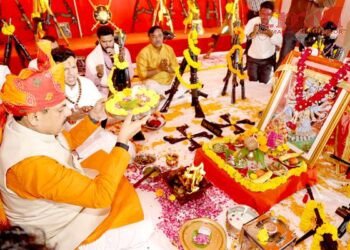 इंदौर में मुख्यमंत्री डॉ. यादव शस्त्र-पूजन किया, कहा- भारतीय संस्कृति, शौर्य और कर्तव्यनिष्ठा का प्रतीक