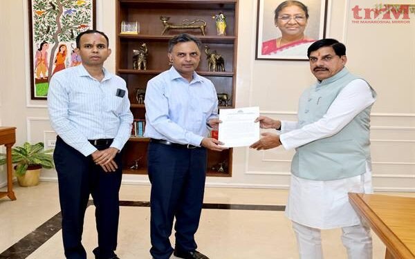 पूर्व IAS अधिकारी की हत्या के मामले में पुलिस ने जांच को तेज किया, सीएम ने दिए निर्देश SIT करेगी जांच
